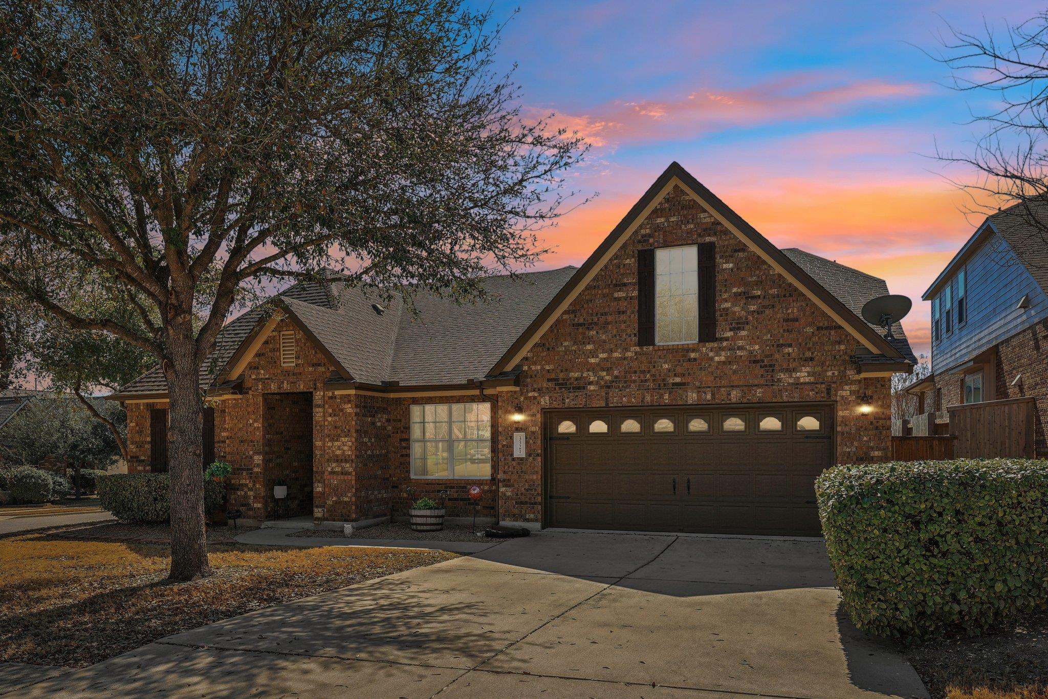 Front of Structure at 3321 Cortes Pl