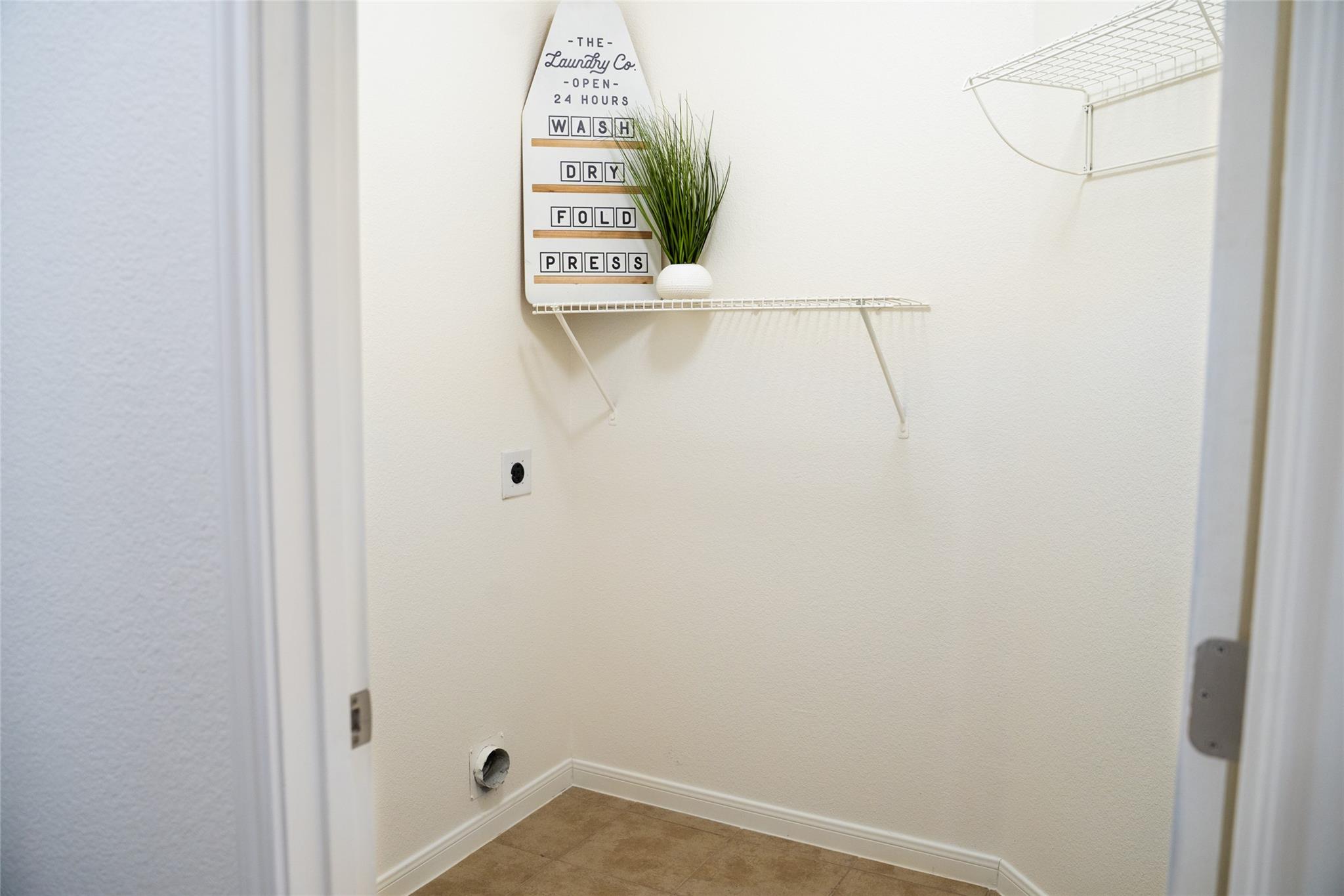 Laundry at 4498 Heritage Well Ln