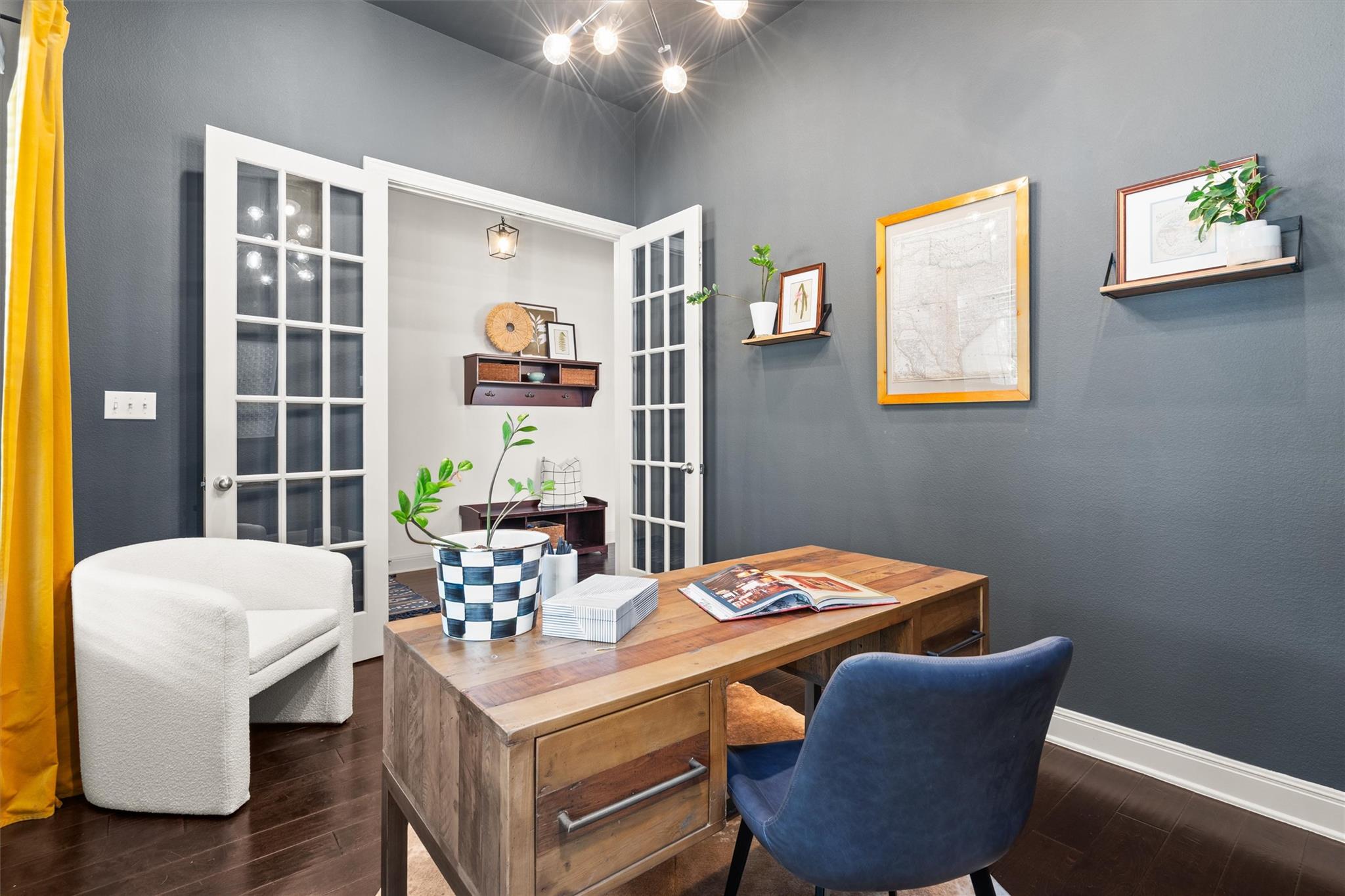 Office at 2732 Florin Cv