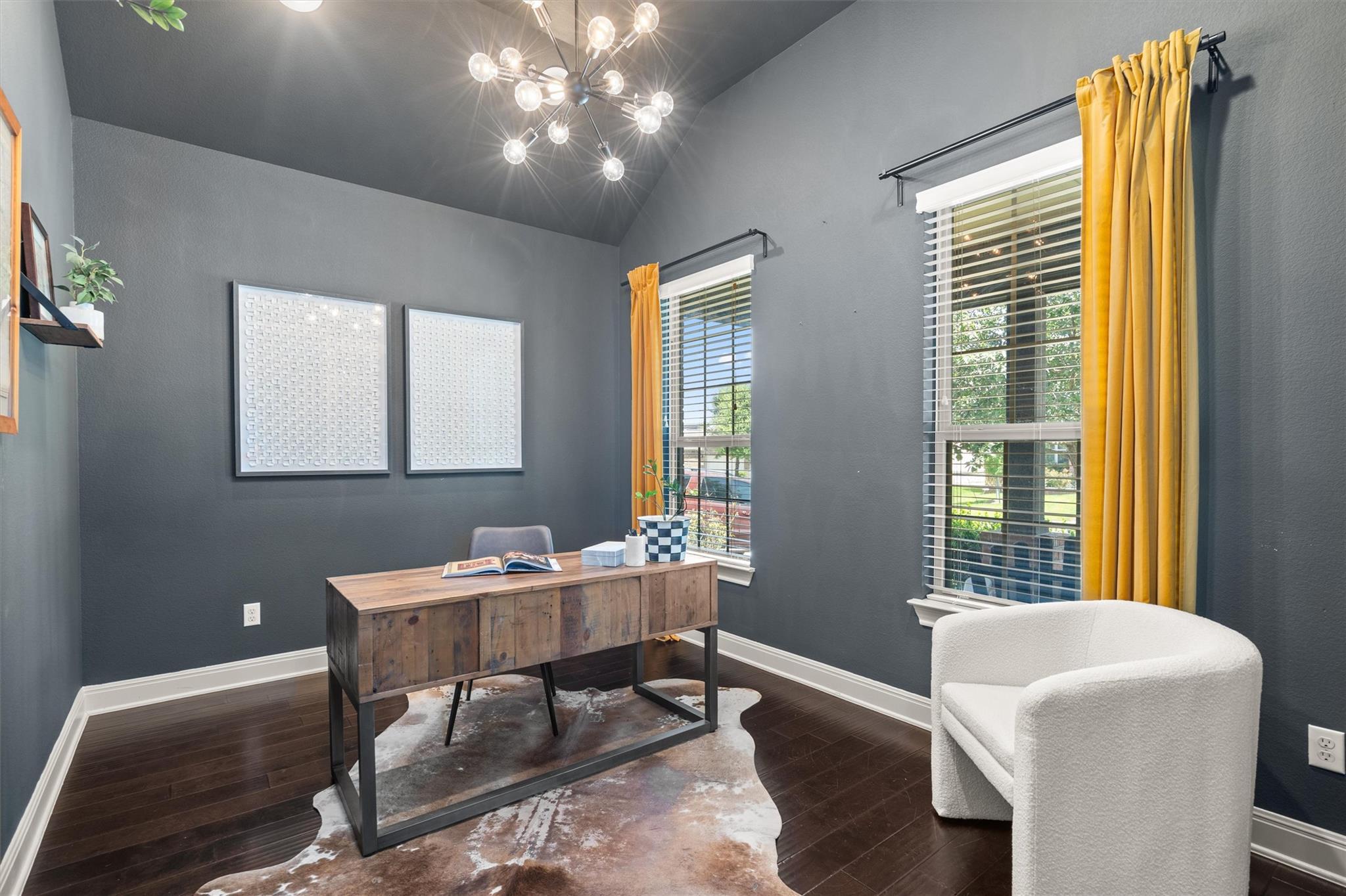 Office at 2732 Florin Cv